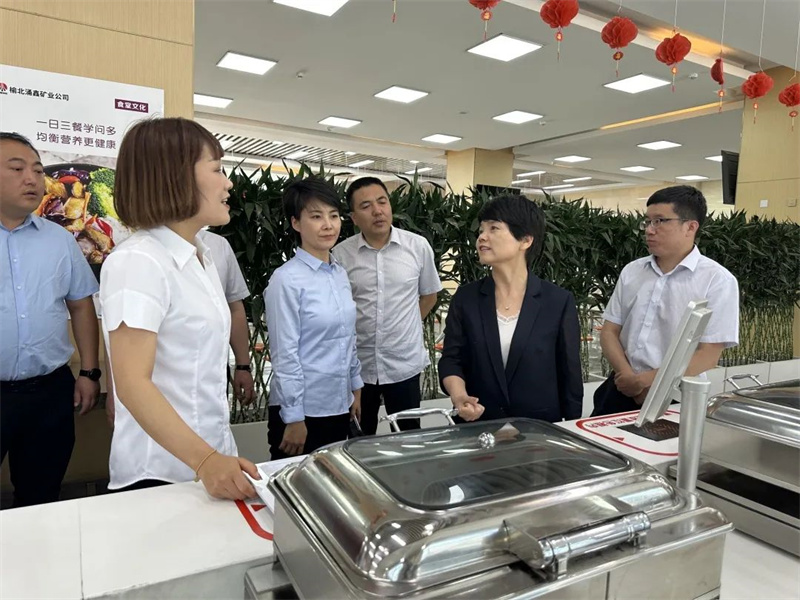 公司黨委副書記、工會(huì)主席張瀅到涌鑫公司開展調(diào)研（2）.jpg